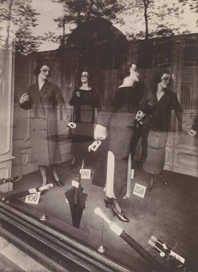 Winkelpui, avenue des Gobelins door Eugène Atget